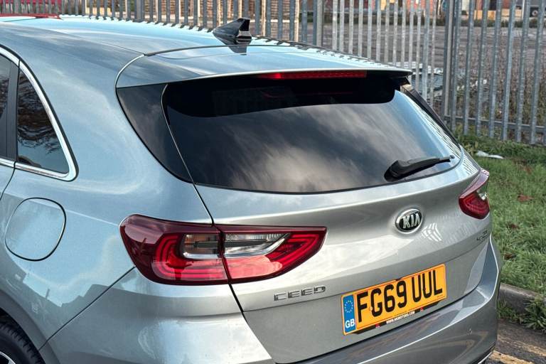 2019 Kia Ceed 1.4 T-GDi GT-Line Lunar Edition Euro 6 (s/s) 5dr Hatchback PETROL Manual