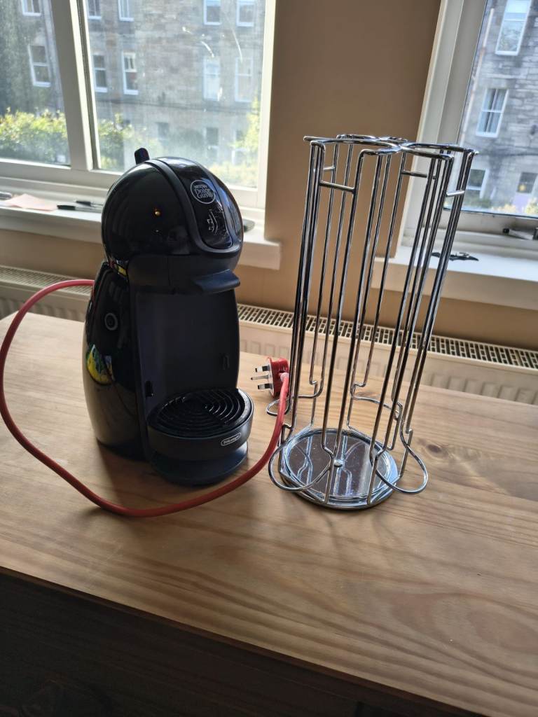 Dolce Gusto Genio Coffee Machine with Pod Holder – Good Condition