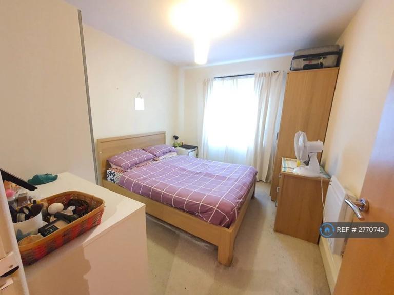 1 bedroom flat in Talwin Street, London, E3 (1 bed) (#2770742)