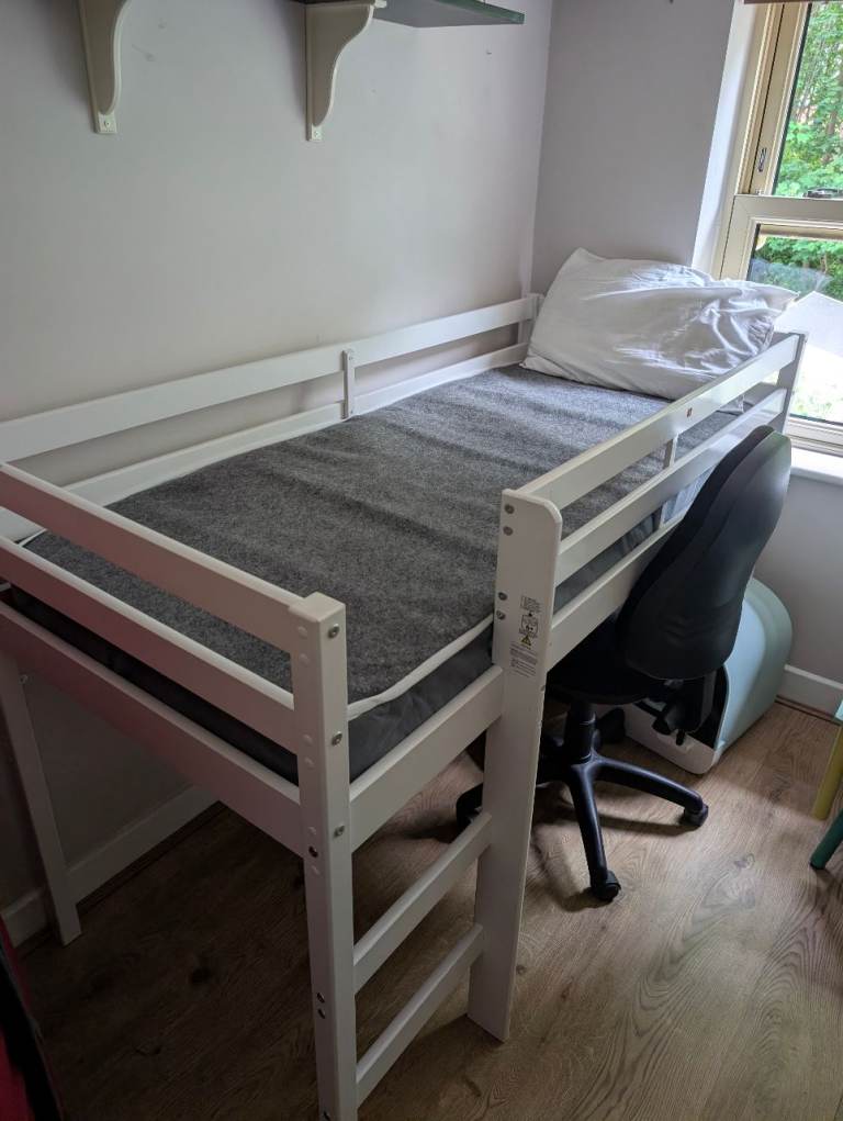 Sturdy kids bunk bed