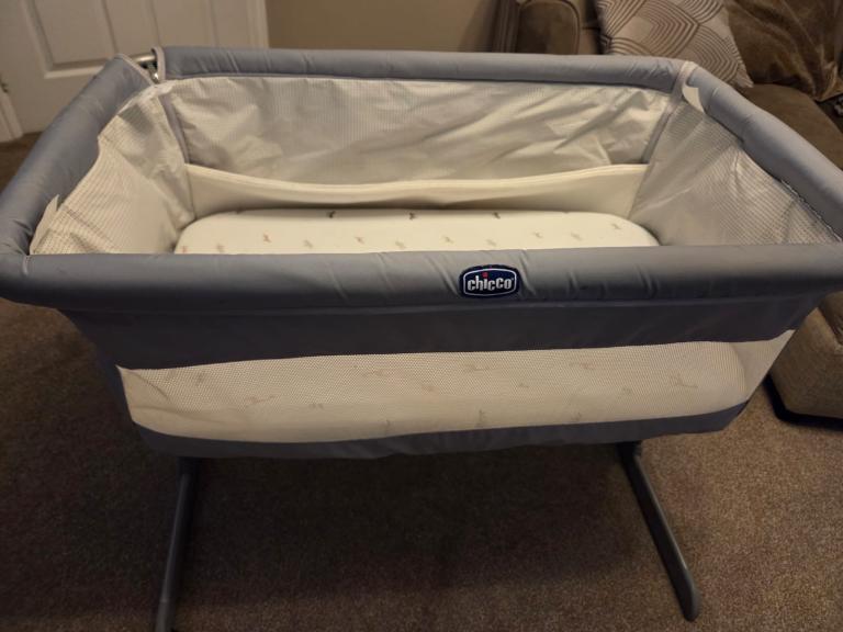 Chicco Next2Me Side Sleeper Cot – Grey Fabric, Good Condition
