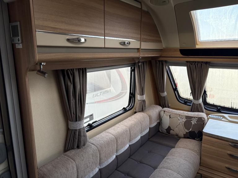 STERLING ECCLES AMETHYST -TWIN AXLE- FIXED BED + SIDE DINETTE + MOTORMOVER