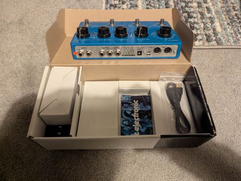Tc Electronic, flashback x4 delay and looper pedal 