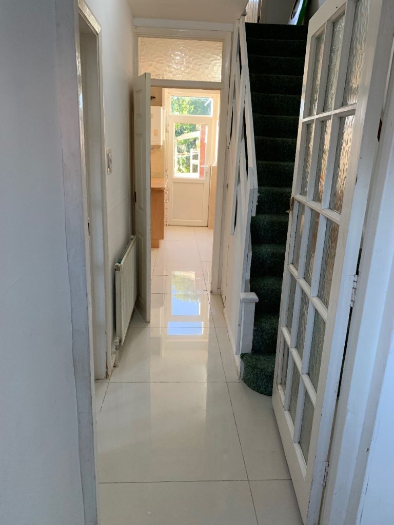 3 bedroom house on SL2 1JT