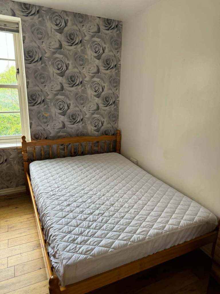 Spacious & Cosy double room for rent E3 3RG