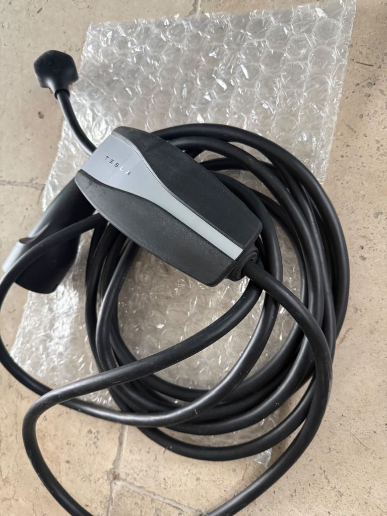 Tesla mobile charger 