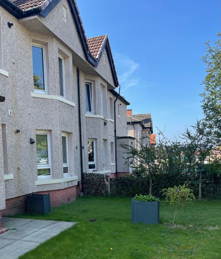 3bedroom ground floor looking to swap for 2 bedrooms 