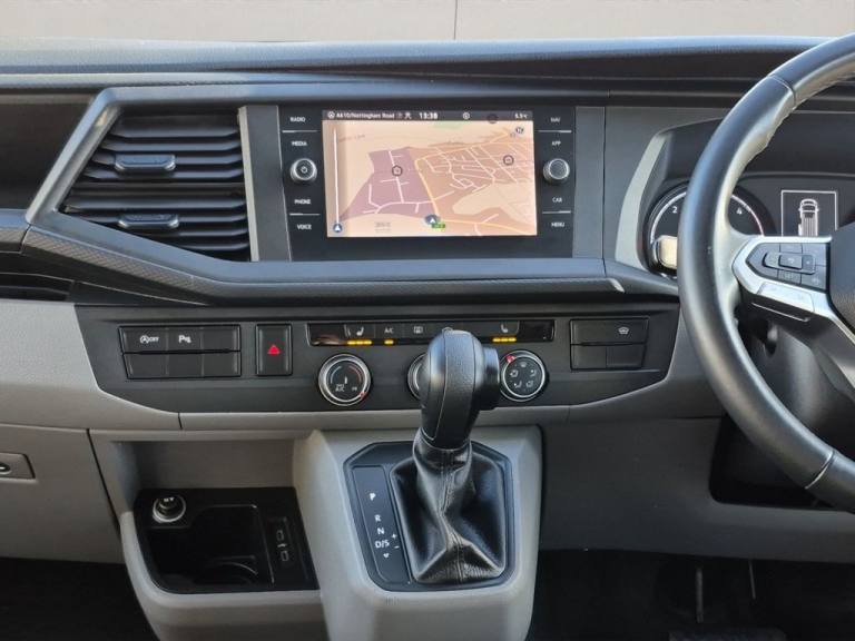 2020 20 VOLKSWAGEN TRANSPORTER 2.0 TDI T32 HIGHLINE KOMBI DOUBLE CAB 5DR DSG SWB