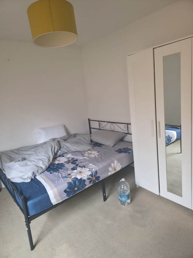 A spacious double room in South croydon