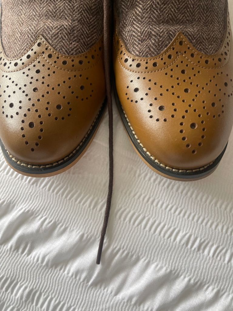 Size 8 men’s brogue shoe