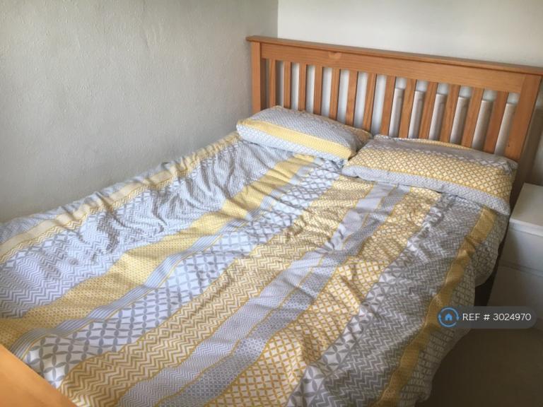 1 bedroom in Tachbrook Road, Feltham, TW14 (#3024970)
