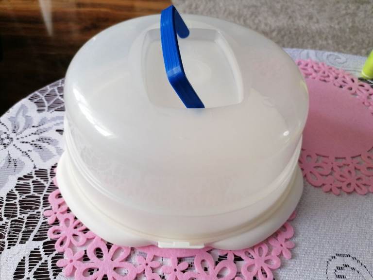 Cake carrier/storage box
