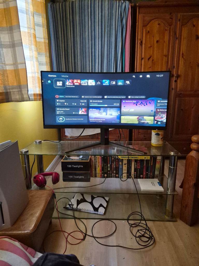AOC 34" Ultrawide UHD Gaming Monitor - For Sale.  