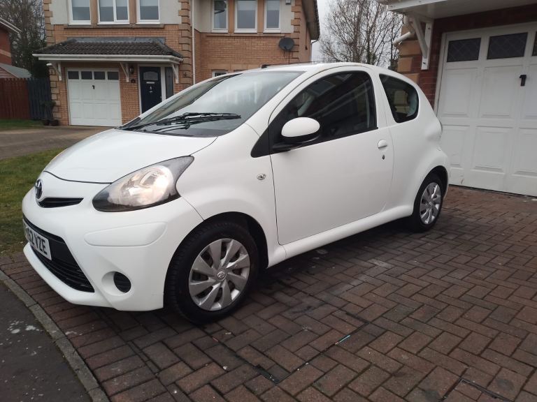 TOYOTA AYGO 1.0 ICE FSH YEARS MOT £1895