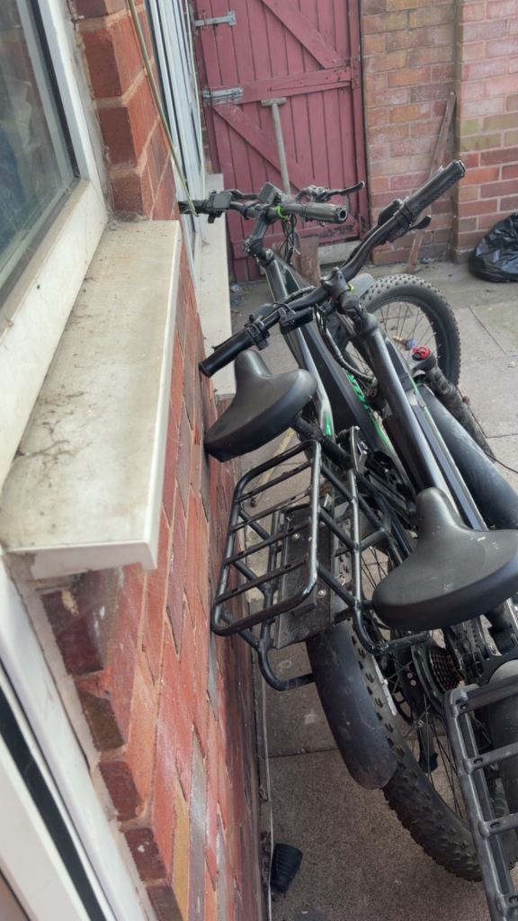 Two e bikes one 750 w full throttle other is 250 w throttle or pedal assist 