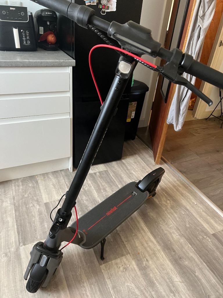 SEGWAY-NINEBOT F3 E Electric Folding Scooter