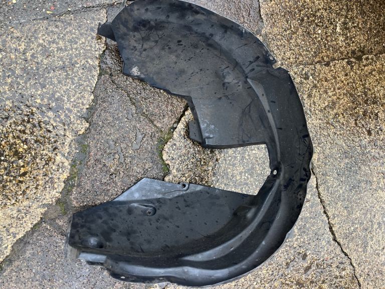 Dacia Duster 67 plate ns front wheel arch 