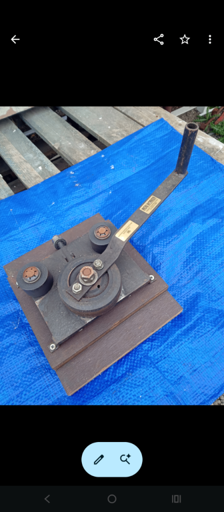 Metal rolling machine for circle and curves 