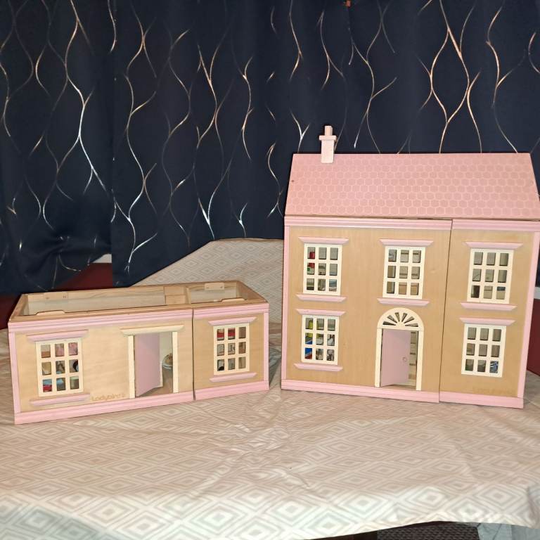 Ladybird wooden dollhouse, garage + car.