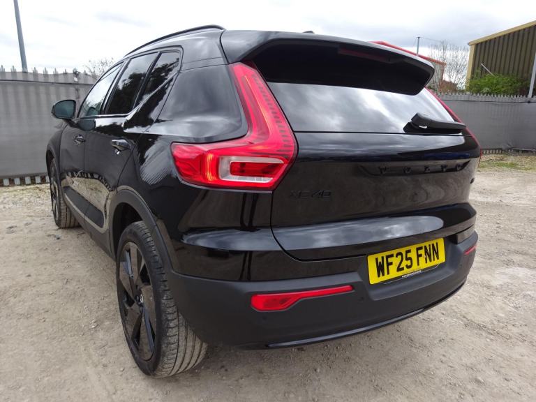 2025 25 REG VOLVO XC40 + BLACK EDITION B4 AUTO DAMAGED REPAIRABLE SALVAGE