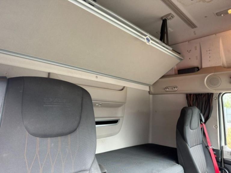 DAF XF 530 6x2 MID LIFT SLEEPER CAB TRACTOR UNIT