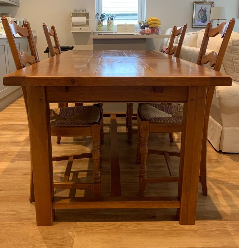 Solid Wood Extending Dining Table with 4 Chairs – Good Condition