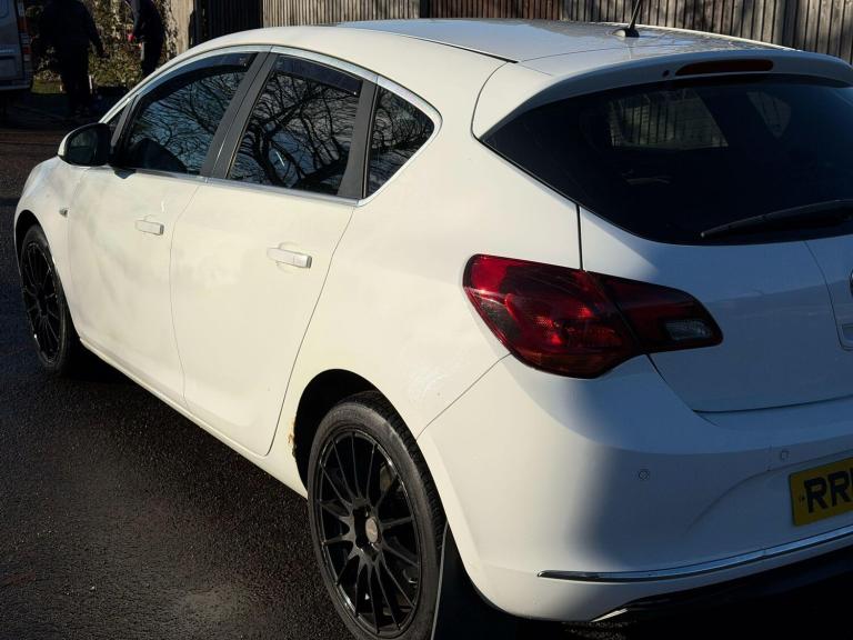 2014 Vauxhall Astra 1.7 CDTi ecoFLEX SRi Euro 5 (s/s) 5dr HATCHBACK Diesel Manual