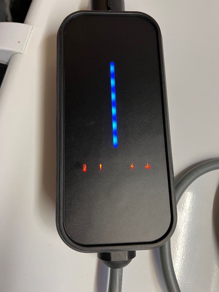 BMW GENUINE car fast charger cable and adapter 