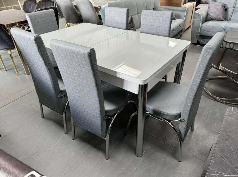 Dining Table & 6 Chairs