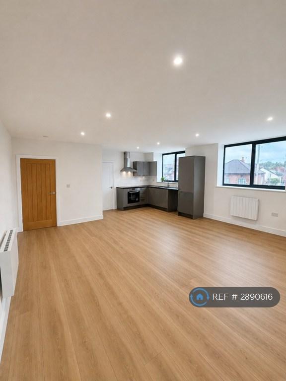 2 bedroom flat in York House, Stourbridge, DY8 (2 bed) (#2890616)