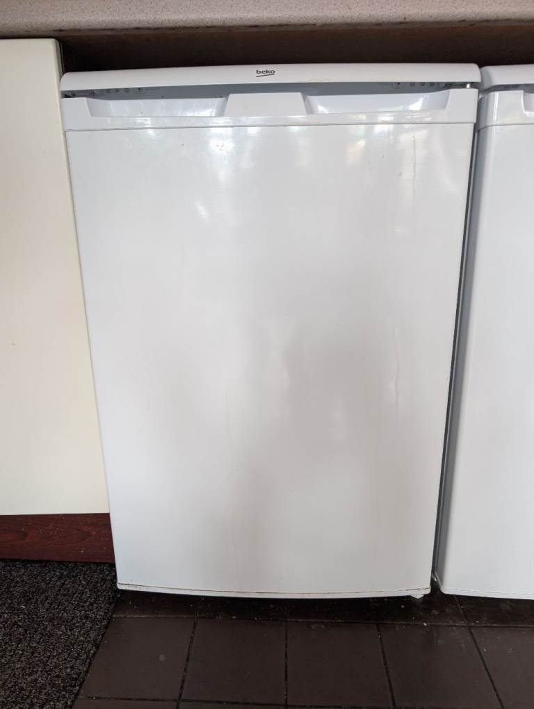 Beko Undercounter Fridge – White, Good Condition