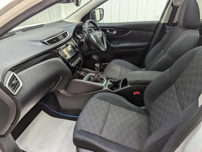 2015 Nissan Qashqai 1.5 Qashqai N-Tec+ dCi 5dr SUV Diesel Manual
