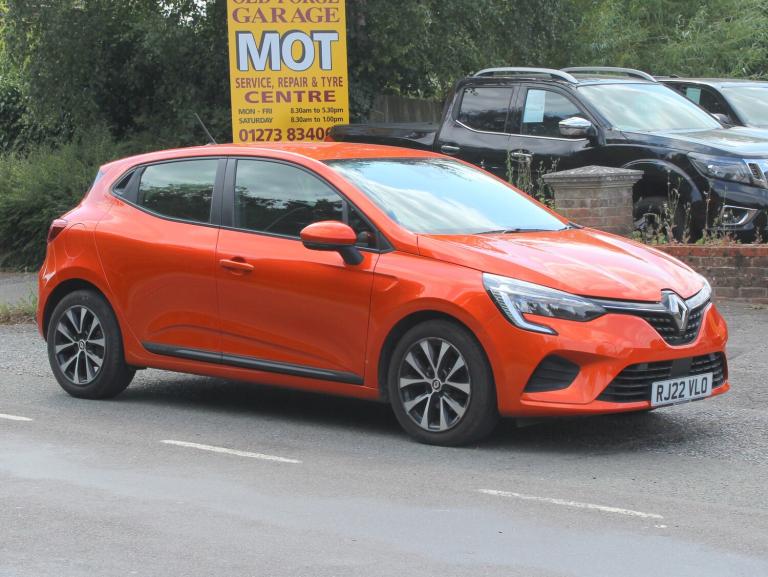 2022 Renault Clio 1.0 TCe Iconic Edition Hatchback 5dr Petrol Manual Euro 6