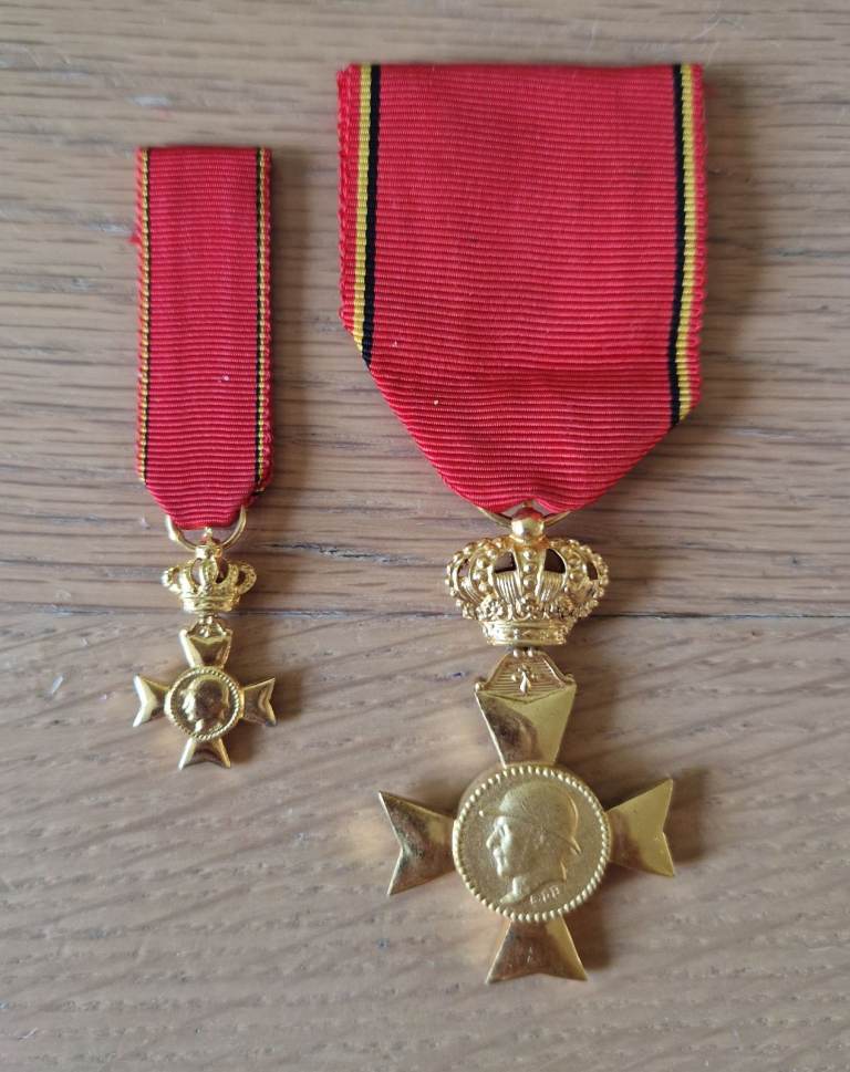 Belgium King Albert Veterans medal 1909-1934 with miniature