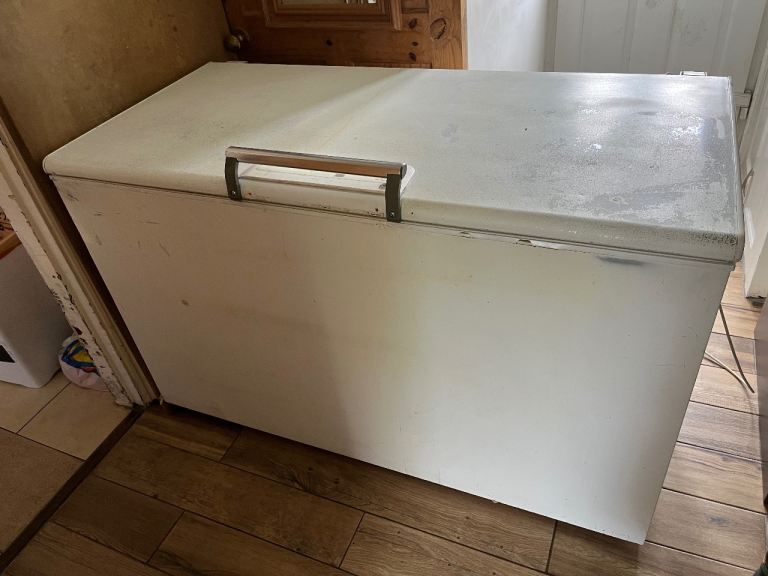 Large chest freezer 