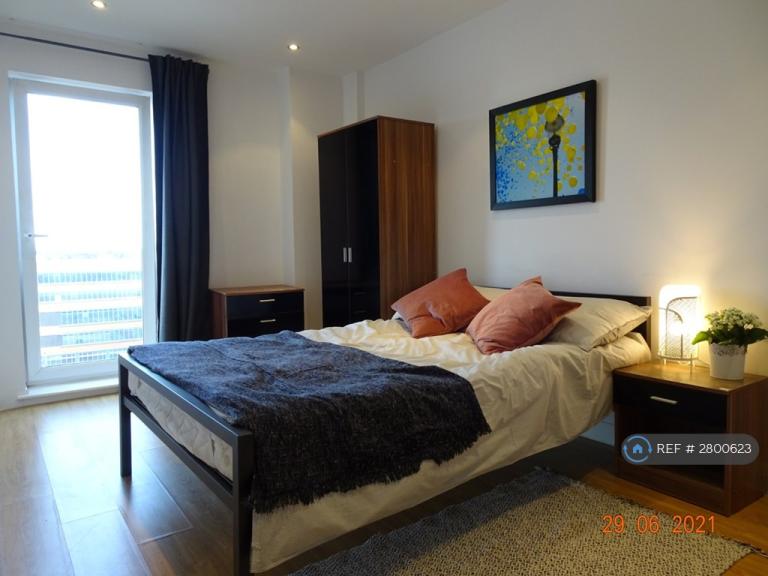 2 bedroom flat in Taylorson Street South, Salford, M5 (2 bed) (#2800623)