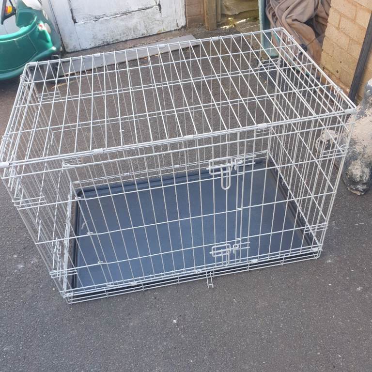Large Metal Dog Cage With Tray , Excellent Condition, 3ft x 2ft x 2ft , Solid , Strong. 