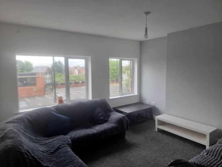 Newly refurbished 2 bed flat