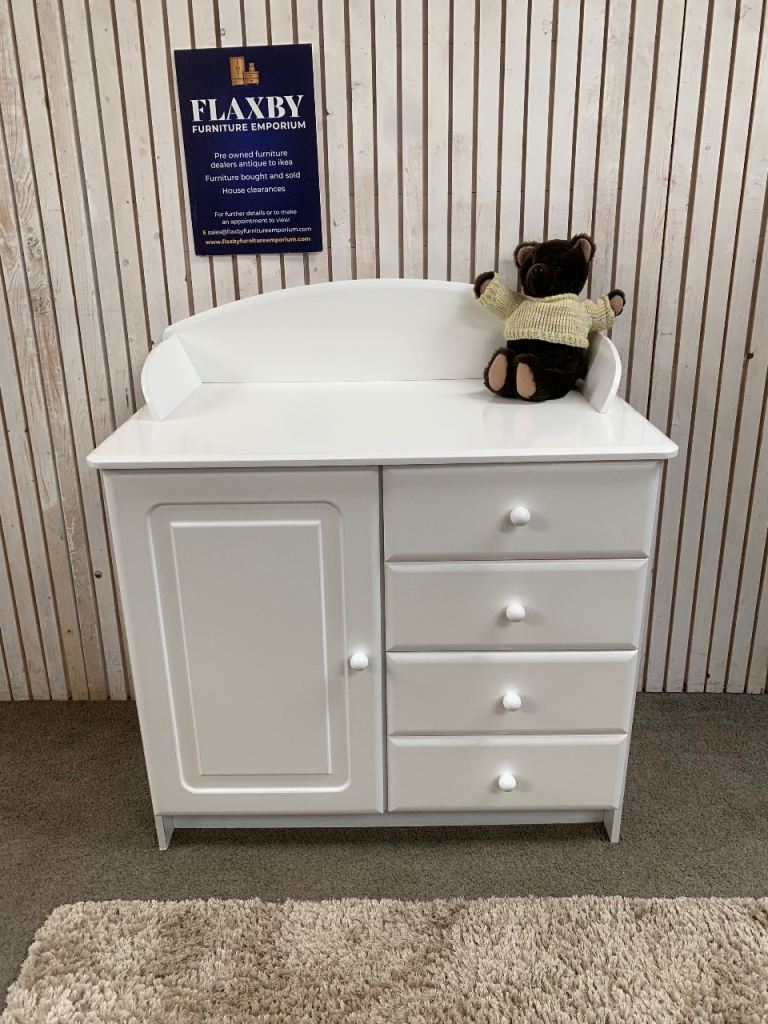 White Baby Changing Unit Table Chest of Drawers Nursery Storage Cupboard