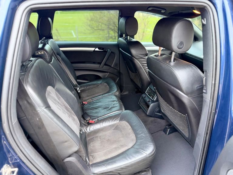 Audi Q7 S-Line Quattro 3.0 V6 240bhp ( 7 seater ) 
