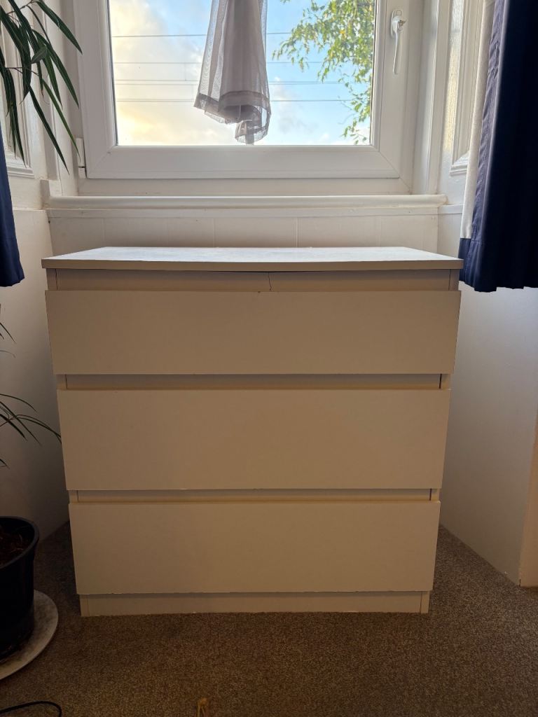 FREE White Chest of Drawers