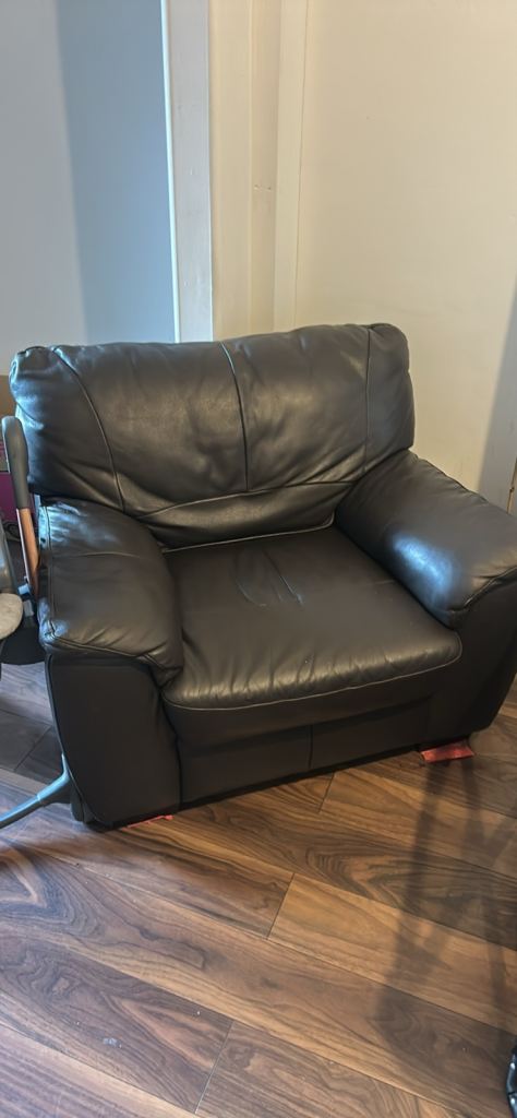 Leather sofa 