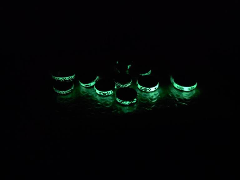 10 pcs Glow in the Dark Rings - Various Designs, New