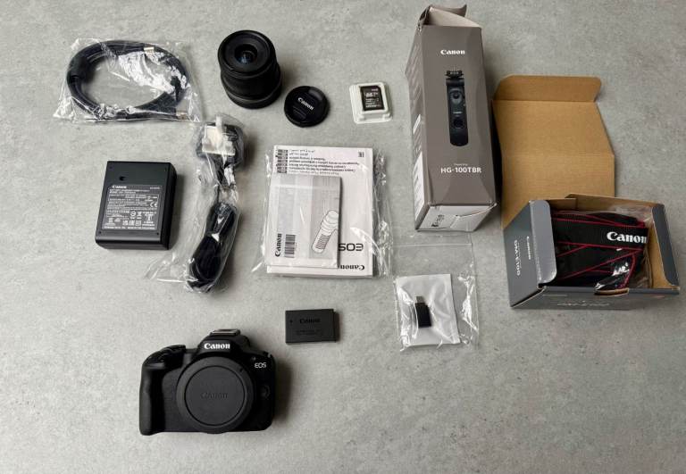 Canon EOS R50 Mirrorless Camera RF-S 18-45mm F4.5-6.3 Is STM Lens Content Creator Kit - Like New