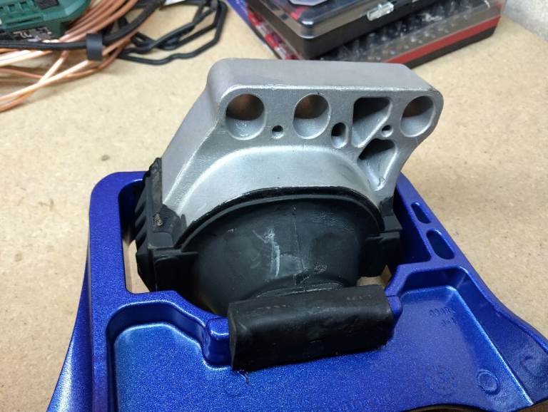 Hardrace Right Hardened Engine Mount for Ford Focus Mk3 ST & RS Brand-new