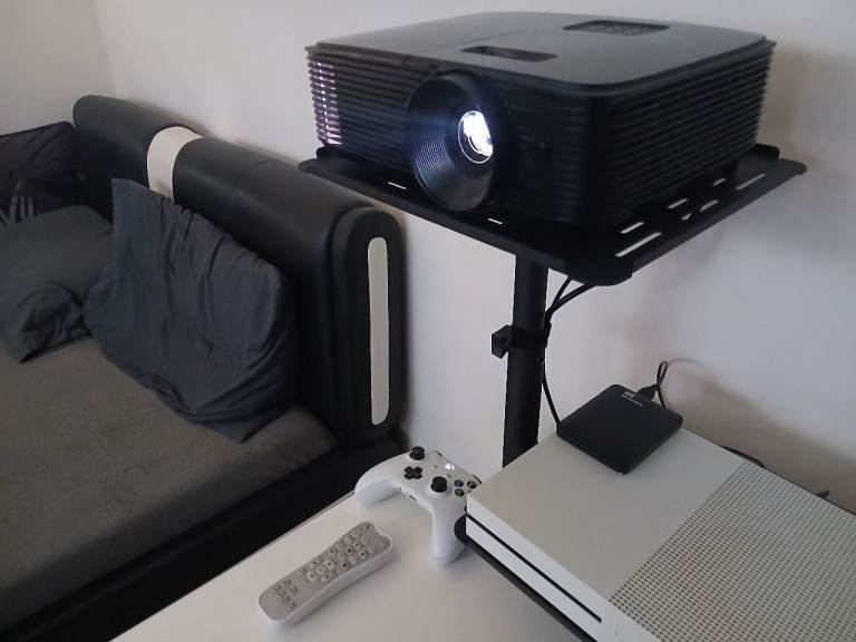 Super bright Optoma HD184X 3d projector for sale