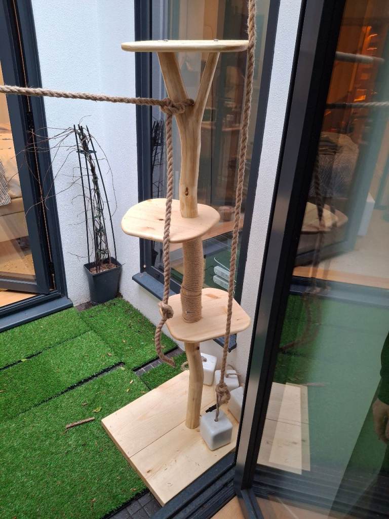 Cat tree