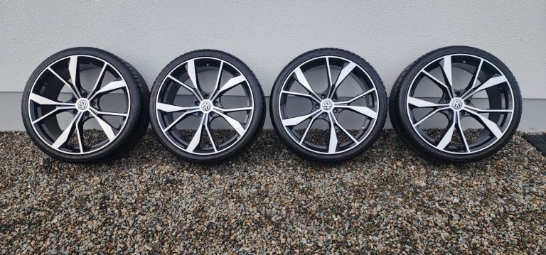 image for EXCELLENT CONDITION 20 INCH DIAMOND CUT ALLOY WHEELS WITH HANKOOK TYRES FOR VW / AUDI CAR