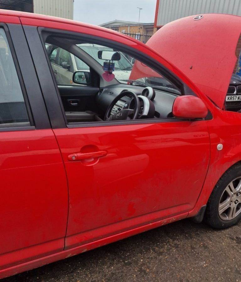Daihatsu Sirion Driver Side Front Door 2005