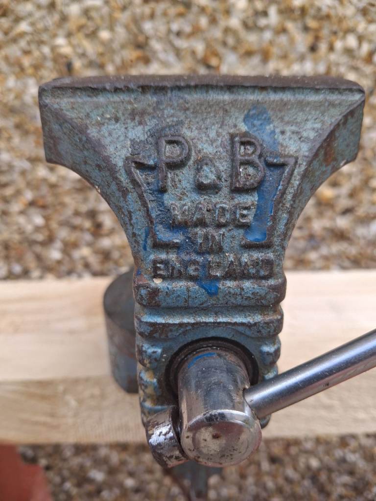 Small portable vice